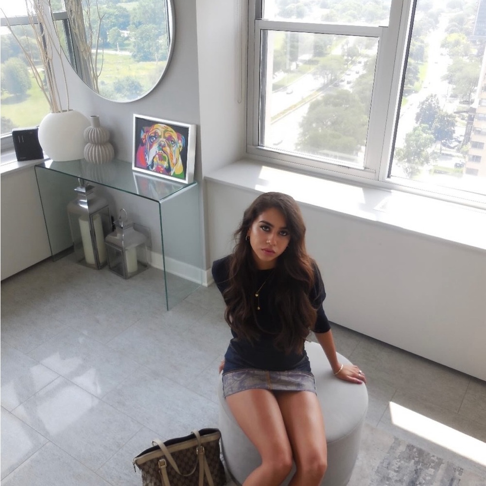 Meet your Posher, Miranda